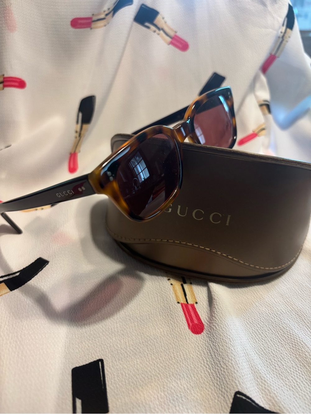 Gucci Women's Tortoiseshell Sunglasses with Brown Lenses NWOT - Picture 3 of 8